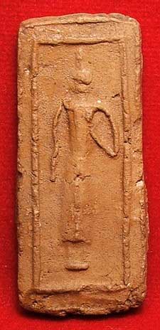 พระเนื้อดิน หลวงพ่ออนันต์ วัดดอนมะเกลือ จ.สุพรรณบุรี ปี 2475 พิมพ์ยืนประทานพร ห้อยพระหัตถ์ขวา เคลือบชแล็ค
