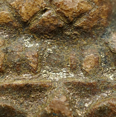 นางกวัก หลวงพ่อเต๋ คงทอง วัดสามง่าม จ.นครปฐม เนื้อดิน พิมพ์ใหญ่ ประมาณปี2500 ผิวทองทองบรอนซ์เก่าเดิม