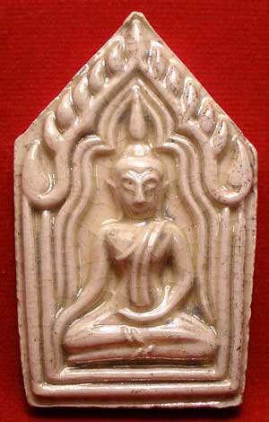 ขุนแผนแขนอ่อน รุ่น1 หลวงปู่ชื้น วัดญาณเสน จ.อยุธยา ปี2545 เนื้อขาวเคลือบเขียวตองอ่อน ขุนแผนแขนอ่อน รุ่น1 หลวงปู่ชื้น วัดญาณเสน จ.อยุธยา ปี2545 เนื้อขาวเคลือบเขียวตองอ่อน