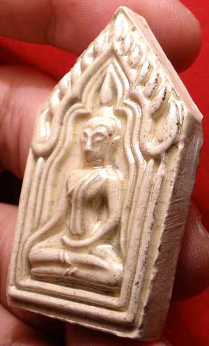 ขุนแผนแขนอ่อน รุ่น1 หลวงปู่ชื้น วัดญาณเสน จ.อยุธยา ปี2545 เนื้อขาวเคลือบเขียวตองอ่อน ขุนแผนแขนอ่อน รุ่น1 หลวงปู่ชื้น วัดญาณเสน จ.อยุธยา ปี2545 เนื้อขาวเคลือบเขียวตองอ่อน