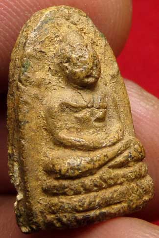 พระรอดละโว้ วัดกำแพง จ.ลพบุรี เนื้อผง (เนื้อเหลือง) ปี2482 พระรอดละโว้ วัดกำแพง จ.ลพบุรี เนื้อผง (เนื้อเหลือง) ปี2482