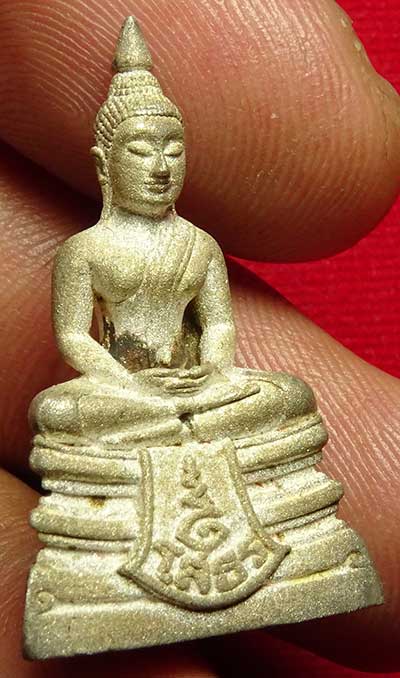พระพุทธโสธร (หลวงพ่อโสธร) รุ่นประวัติศาสตร์ 80ปี กรมตำรวจ ปี2538 เนื้อเงินทรายประกาย หมายเลข 352285 พระพุทธโสธร (หลวงพ่อโสธร) รุ่นประวัติศาสตร์ 80ปี กรมตำรวจ ปี2538 เนื้อเงินทรายประกาย หมายเลข 352285