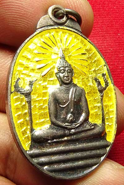 เหรียญสมเด็จสามชั้น หลังพระปิดตา วัดนครอินทร์ จ.นนทบุรี ปี2539 เนื้อเงินลงยาเหลือง พร้อมกล่องเดิม เหรียญสมเด็จสามชั้น หลังพระปิดตา วัดนครอินทร์ จ.นนทบุรี ปี2539 เนื้อเงินลงยาเหลือง พร้อมกล่องเดิม