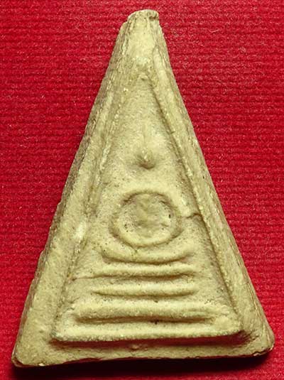 สมเด็จเผ่า พระครูสังฆ์ วัดอินทร์ (วัดอินทรวิหาร) กรุงเทพ ปี2495 พิมพ์สามเหลี่ยม ตัดปีกกว้าง สมเด็จเผ่า พระครูสังฆ์ วัดอินทร์ (วัดอินทรวิหาร) กรุงเทพ ปี2495 พิมพ์สามเหลี่ยม ตัดปีกกว้าง