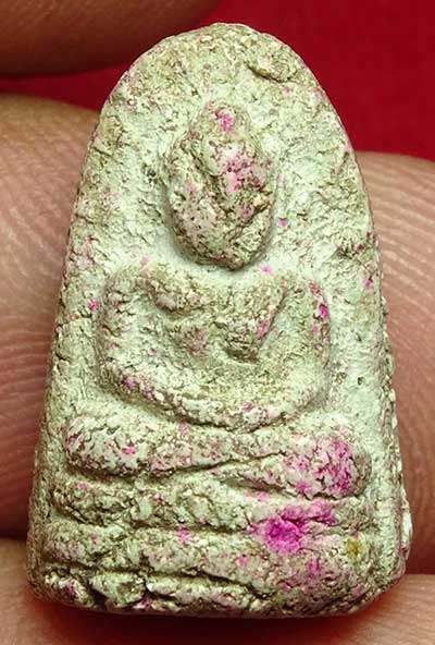 พระรอดละโว้ วัดกำแพง จ.ลพบุรี เนื้อผง (เนื้อขาว) ปี2482 พระรอดละโว้ วัดกำแพง จ.ลพบุรี เนื้อผง (เนื้อขาว) ปี2482