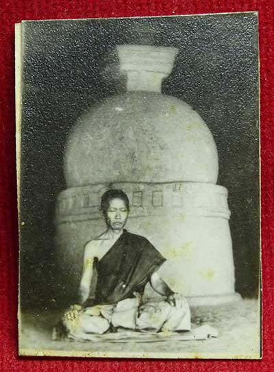 รูปถ่ายนิโรธสมาบัติ หลังยันต์พุทธเกษตร หลวงพ่อกัสสปะมุนี วัดปิปผลิวนาราม จ.ระยอง รูปถ่ายนิโรธสมาบัติ หลังยันต์พุทธเกษตร หลวงพ่อกัสสปะมุนี วัดปิปผลิวนาราม จ.ระยอง