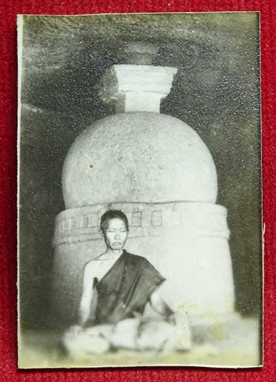 รูปถ่ายนิโรธสมาบัติ หลังยันต์พุทธเกษตร หลวงพ่อกัสสปะมุนี วัดปิปผลิวนาราม จ.ระยอง รูปถ่ายนิโรธสมาบัติ หลังยันต์พุทธเกษตร หลวงพ่อกัสสปะมุนี วัดปิปผลิวนาราม จ.ระยอง