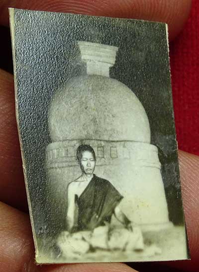 รูปถ่ายนิโรธสมาบัติ หลังยันต์พุทธเกษตร หลวงพ่อกัสสปะมุนี วัดปิปผลิวนาราม จ.ระยอง รูปถ่ายนิโรธสมาบัติ หลังยันต์พุทธเกษตร หลวงพ่อกัสสปะมุนี วัดปิปผลิวนาราม จ.ระยอง