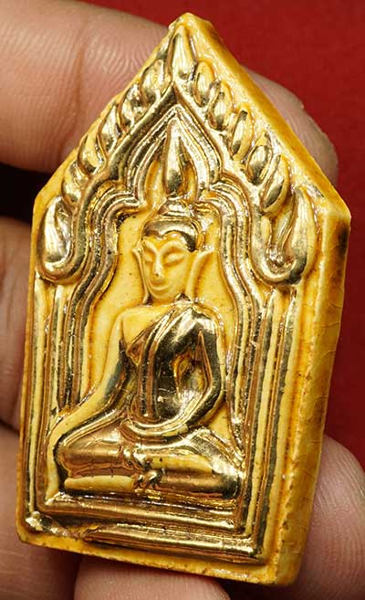 ขุนแผนแขนอ่อน รุ่น1 หลวงปู่ชื้น วัดญาณเสน จ.อยุธยา ปี2545 เนื้อขาวเคลือบเหลืองเดินน้ำทอง หลังตะกรุดเงิน ขุนแผนแขนอ่อน รุ่น1 หลวงปู่ชื้น วัดญาณเสน จ.อยุธยา ปี2545 เนื้อขาวเคลือบเหลืองเดินน้ำทอง หลังตะกรุดเงิน