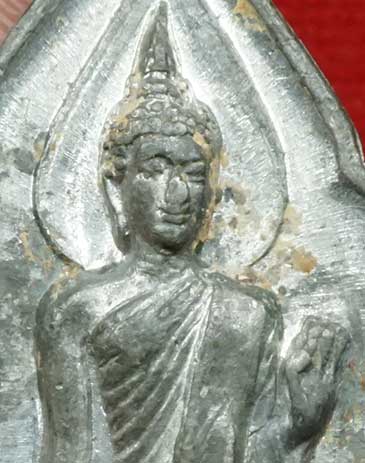 พระลีลา 25ศตวรรษ เนื้อชินตะกั่ว ปี2500 ปลุกเสกวัดสุทัศน์ กรุงเทพ พิมพ์มีเข็ม พระลีลา 25ศตวรรษ เนื้อชินตะกั่ว ปี2500 ปลุกเสกวัดสุทัศน์ กรุงเทพ พิมพ์มีเข็ม