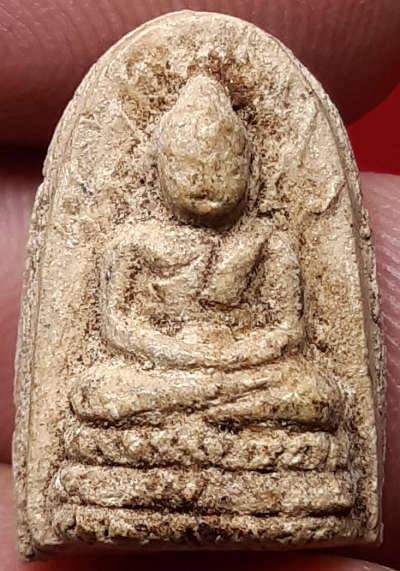 พระรอดละโว้ วัดกำแพง จ.ลพบุรี เนื้อผง (เนื้อเหลือง) ปี2482 หลวงพ่อเดิม วัดหนองโพ ร่วมเสก พระรอดละโว้ วัดกำแพง จ.ลพบุรี เนื้อผง (เนื้อเหลือง) ปี2482 หลวงพ่อเดิม วัดหนองโพ ร่วมเสก