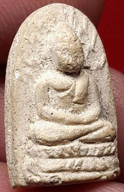 พระรอดละโว้ วัดกำแพง จ.ลพบุรี เนื้อผง (เนื้อเหลือง) ปี2482 หลวงพ่อเดิม วัดหนองโพ ร่วมเสก พระรอดละโว้ วัดกำแพง จ.ลพบุรี เนื้อผง (เนื้อเหลือง) ปี2482 หลวงพ่อเดิม วัดหนองโพ ร่วมเสก