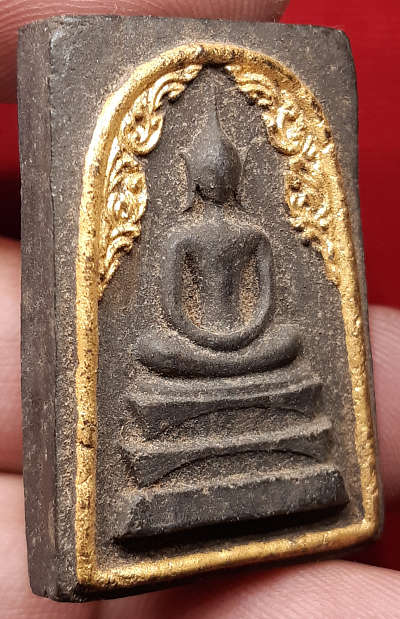 พระสมเด็จงิ้วดำ รุ่นแรก หลวงพ่อทองดำ วัดถ้ำตะเพียนทอง จ.ลพบุรี ปี2520 ลงทองเดิม พระสมเด็จงิ้วดำ รุ่นแรก หลวงพ่อทองดำ วัดถ้ำตะเพียนทอง จ.ลพบุรี ปี2520 ลงทองเดิม