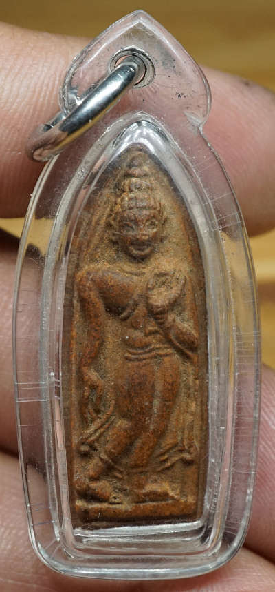 พระลีลาทุ่งเศรษฐี หลวงพ่อเต๋ คงทอง วัดสามง่าม จ.นครปฐม รุ่นแรก ปี 2507 พิมพ์เล็ก เนื้อผง พร้อมเลี่ยม พระลีลาทุ่งเศรษฐี หลวงพ่อเต๋ คงทอง วัดสามง่าม จ.นครปฐม รุ่นแรก ปี 2507 พิมพ์เล็ก เนื้อผง พร้อมเลี่ยม