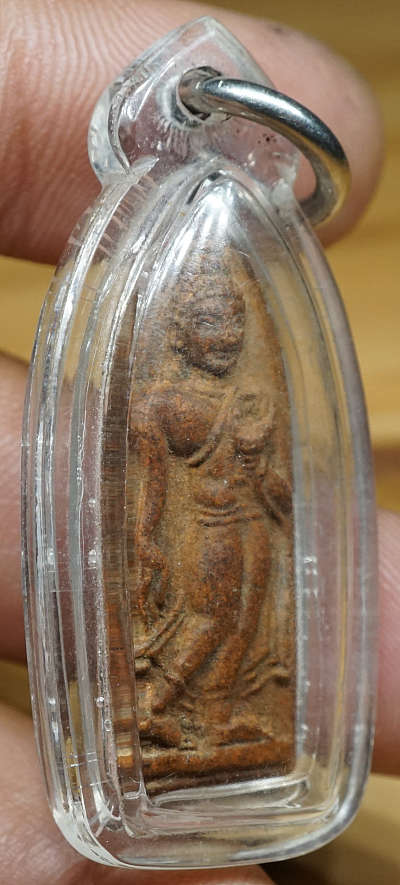 พระลีลาทุ่งเศรษฐี หลวงพ่อเต๋ คงทอง วัดสามง่าม จ.นครปฐม รุ่นแรก ปี 2507 พิมพ์เล็ก เนื้อผง พร้อมเลี่ยม พระลีลาทุ่งเศรษฐี หลวงพ่อเต๋ คงทอง วัดสามง่าม จ.นครปฐม รุ่นแรก ปี 2507 พิมพ์เล็ก เนื้อผง พร้อมเลี่ยม
