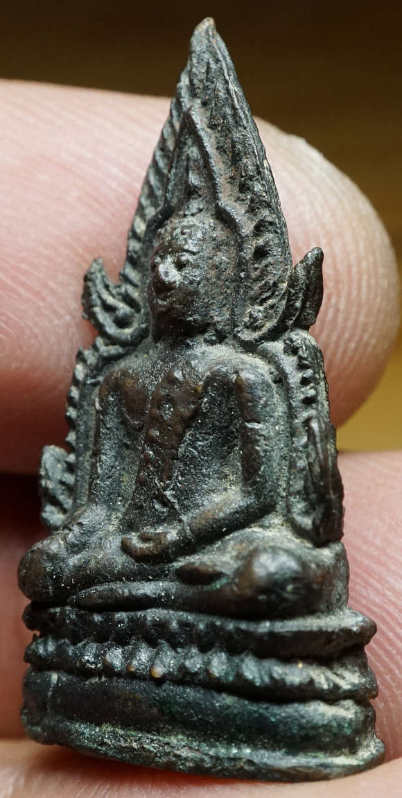 พระหล่อชินราช หลวงพรหมโยธี เนื้อทองผสมรมดำ ปี2493 เจ้าคุณศรีฯ (สนธิ์) ร่วมเสก ณ วัดพระศรีรัตนมหาธาตุ จ.พิษณุโลก พระหล่อชินราช หลวงพรหมโยธี เนื้อทองผสมรมดำ ปี2493 เจ้าคุณศรีฯ (สนธิ์) ร่วมเสก ณ วัดพระศรีรัตนมหาธาตุ จ.พิษณุโลก