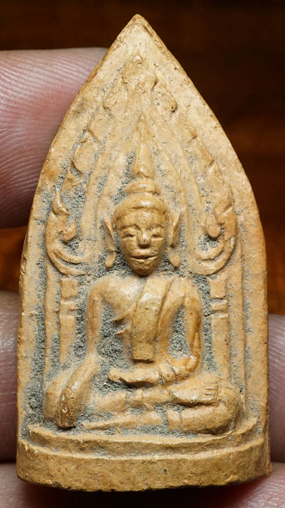 พระขุนแผนซุ้มเรือนแก้ว เนื้อดิน หลวงพ่อแดง วัดทุ่งคอก จ.สุพรรณบุรี ประมาณปี2500