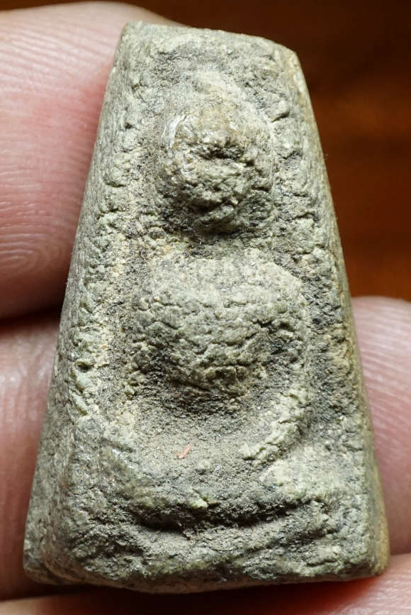 พระผงสุพรรณ เนื้อผง หลวงปู่เทียน วัดโบสถ์ จ.ปทุมธานี เนื้อขาวอมเขียว