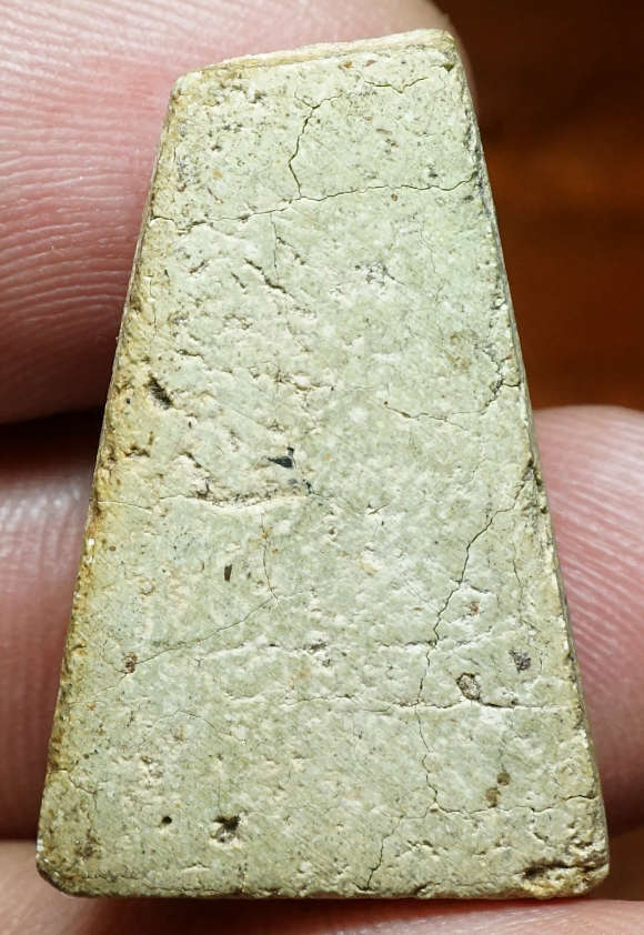 พระผงสุพรรณ เนื้อผง หลวงปู่เทียน วัดโบสถ์ จ.ปทุมธานี เนื้อขาวอมเขียว