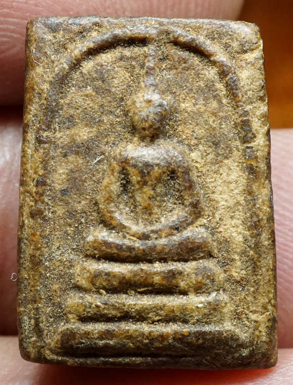 พระสมเด็จแดง พิมพ์คะแนน หลวงพ่อชาญณรงค์ อภิชิโต วัดเงิน บางพรม เขตตลิ่งชัน กรุงเทพ ปี2496 พระสมเด็จแดง พิมพ์คะแนน หลวงพ่อชาญณรงค์ อภิชิโต วัดเงิน บางพรม เขตตลิ่งชัน กรุงเทพ ปี2496