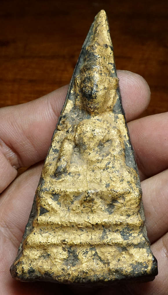 พระว่านจำปาศักดิ์ ศิลปะเชียงรุ้งฐานบัวฟันปลา ปิดทองเดิมมาแต่ในกรุ