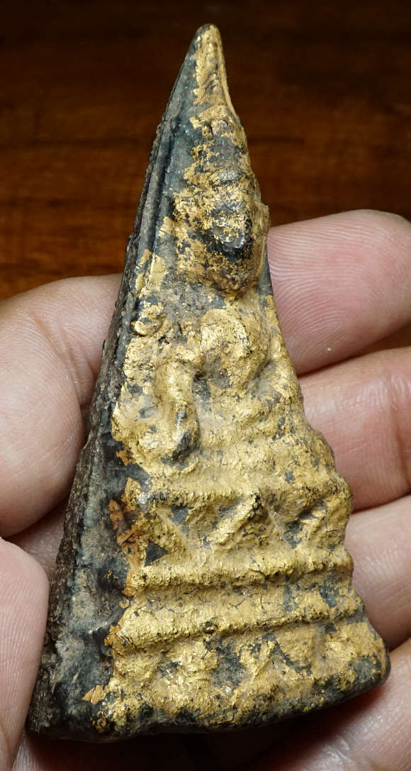 พระว่านจำปาศักดิ์ ศิลปะเชียงรุ้งฐานบัวฟันปลา ปิดทองเดิมมาแต่ในกรุ