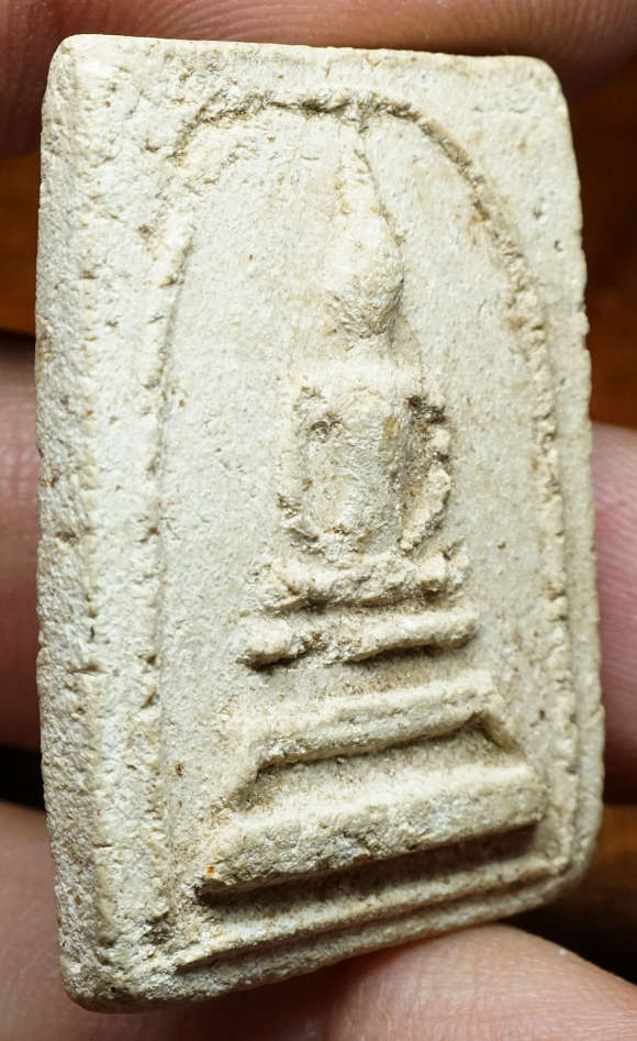 พระสมเด็จ หลวงพ่อเต๋ คงทอง วัดสามง่าม จ.นครปฐม หลัง ต พิมพ์ฐานขาโต๊ะ (พิมพ์นิยมที่สุด) ปี2500 ผสมผงบางขุนพรหม พระสมเด็จ หลวงพ่อเต๋ คงทอง วัดสามง่าม จ.นครปฐม หลัง ต พิมพ์ฐานขาโต๊ะ (พิมพ์นิยมที่สุด) ปี2500 ผสมผงบางขุนพรหม