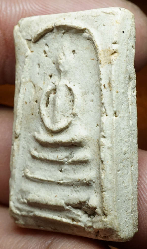 พระสมเด็จหลวงพ่อสุพจน์ วัดสุทัศน์ กรุงเทพ ปี2484 พิมพ์หลังเรียบ